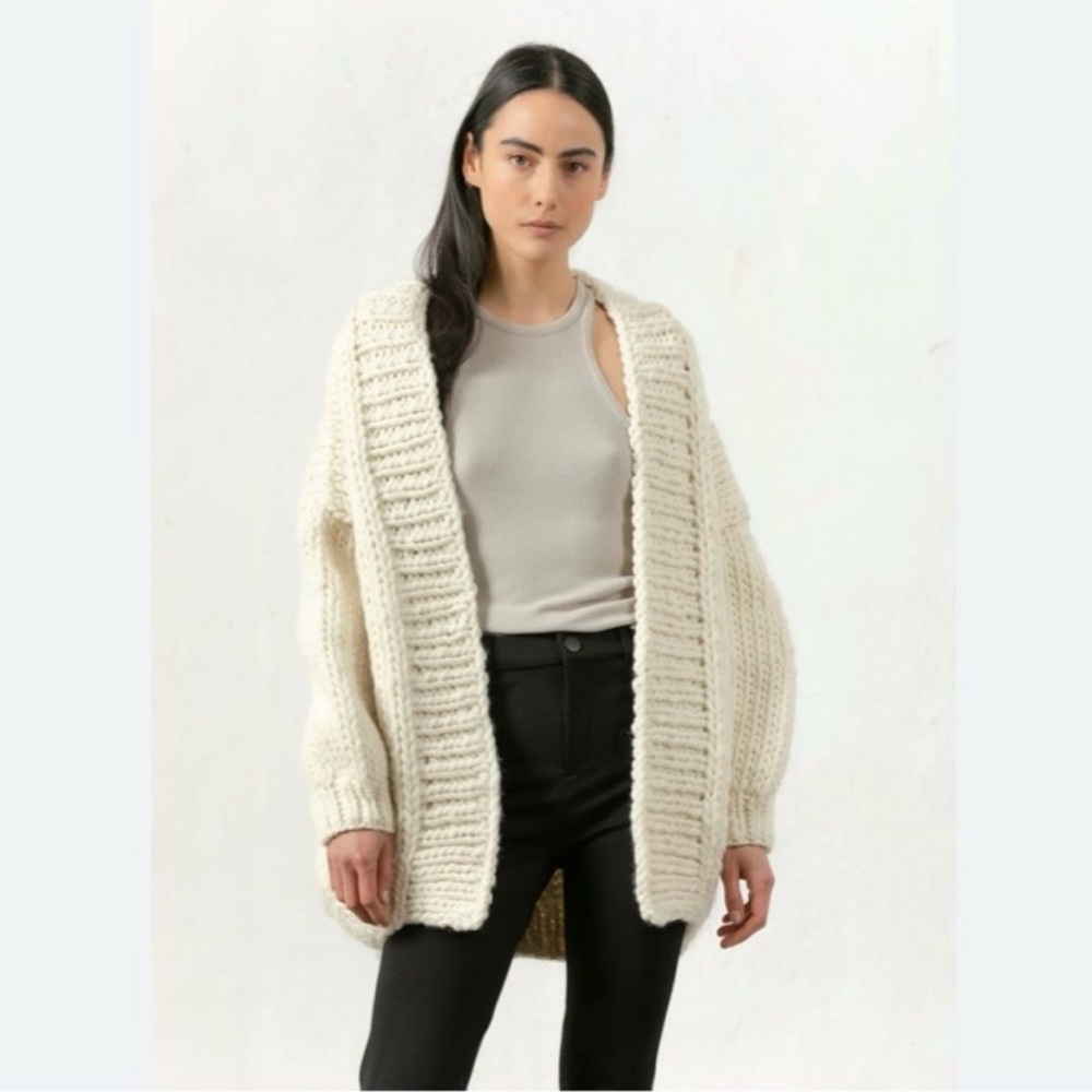 Elegant Cream Knit Cardigan